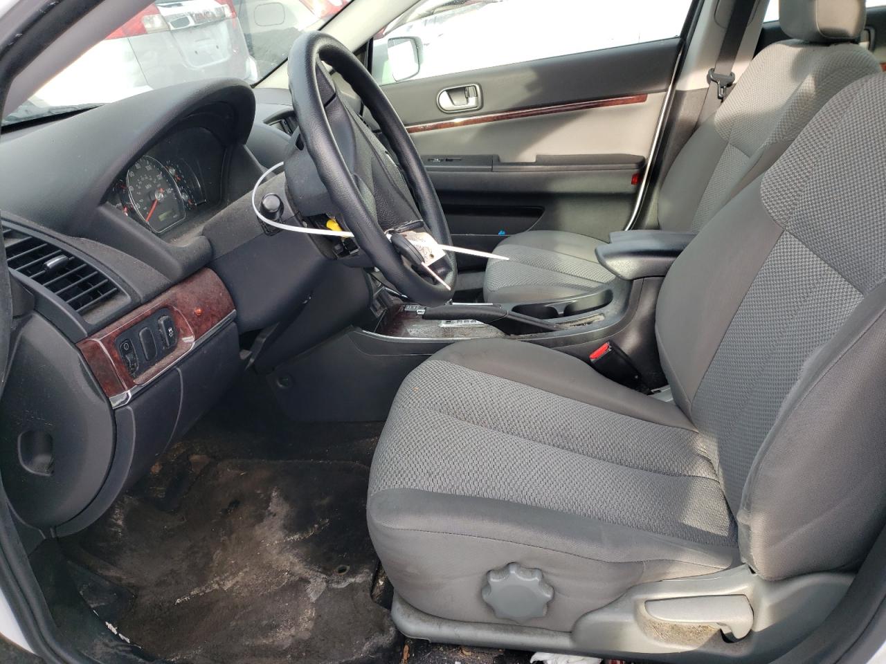 2011 Mitsubishi Galant - Image 7