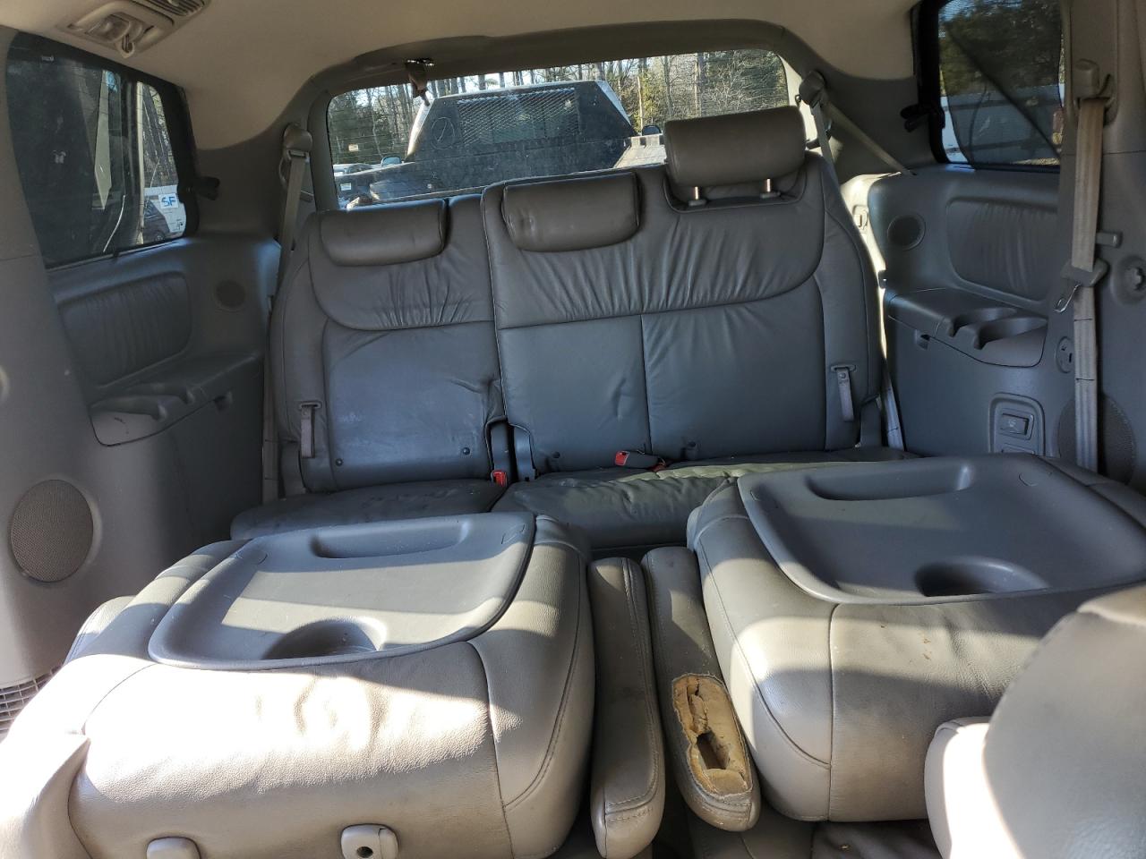 2010 Toyota Sienna - Image 10