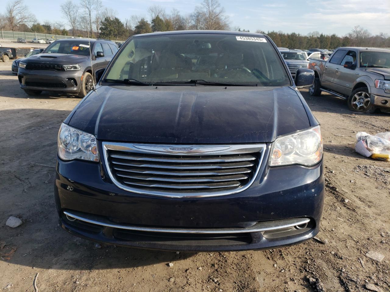 2016 Chrysler Town & Country - Image 5