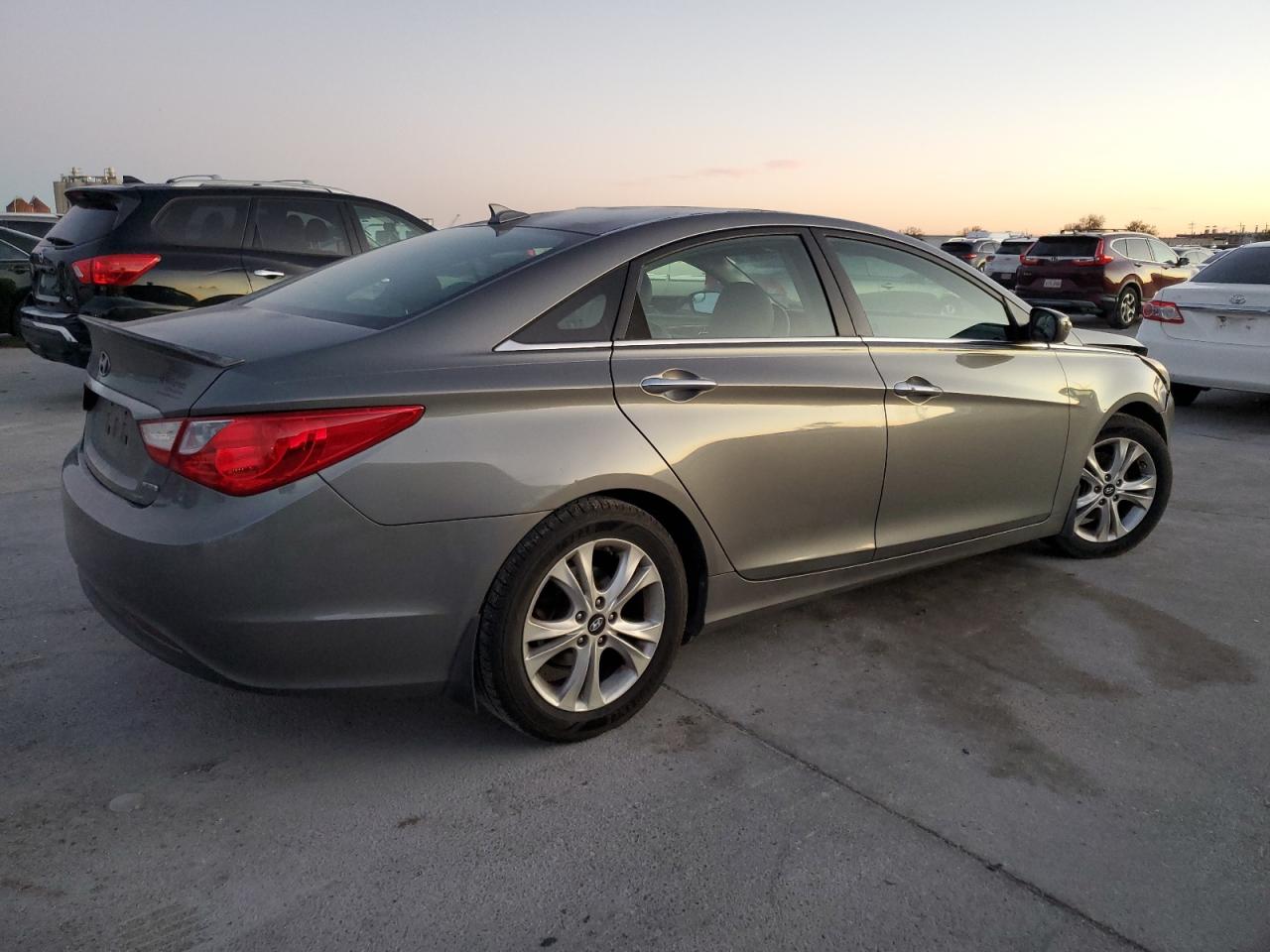 2013 Hyundai Sonata - Image 3