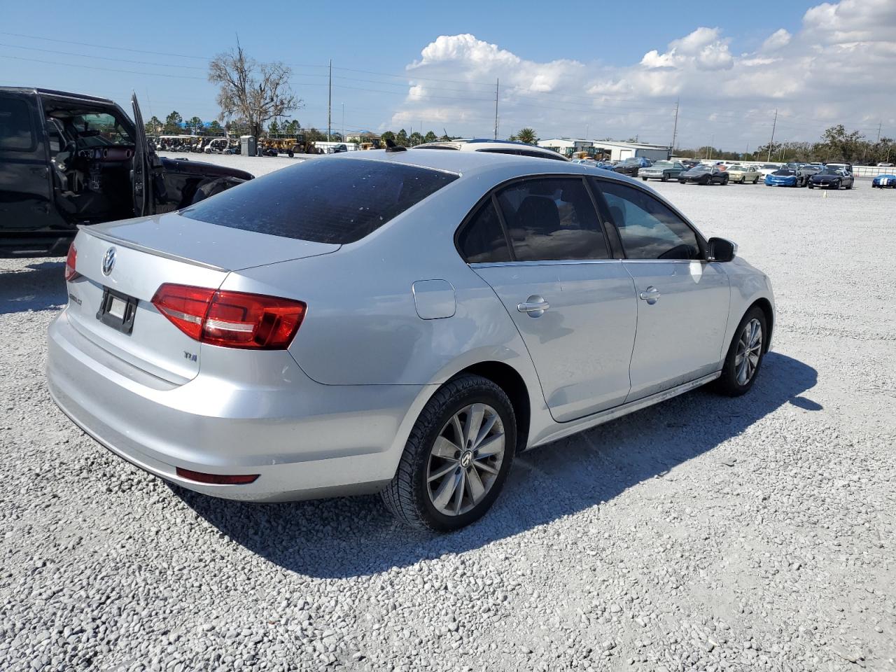 2015 Volkswagen Jetta - Image 3