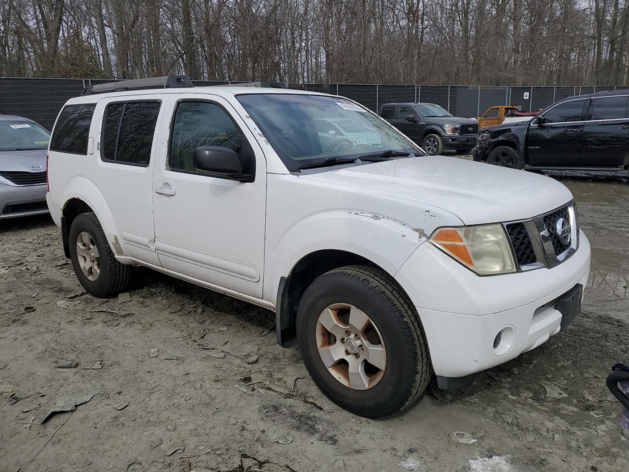 2005 Nissan Pathfinder - Image 4