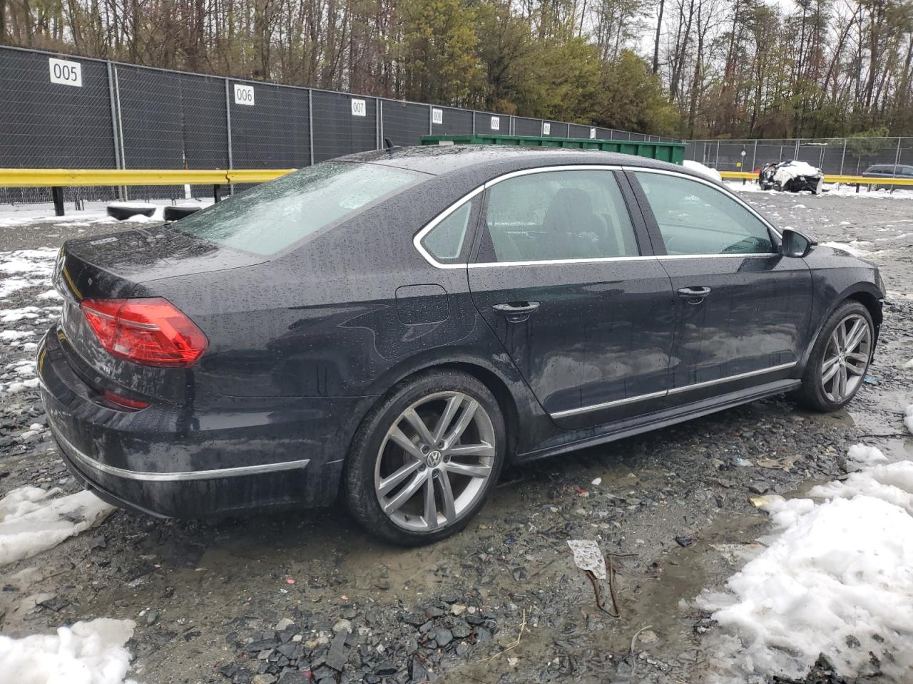 2016 Volkswagen Passat - Image 3