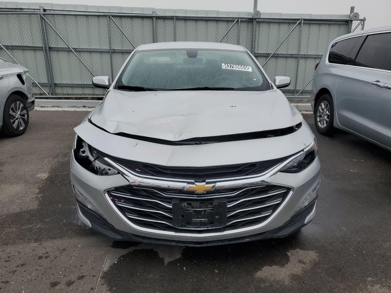 2022 Chevrolet Malibu - Image 5