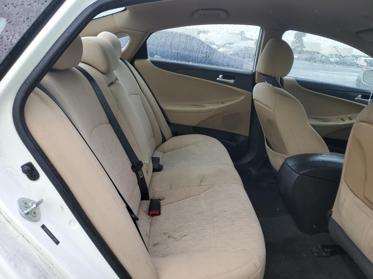 2013 Hyundai Sonata - Image 10