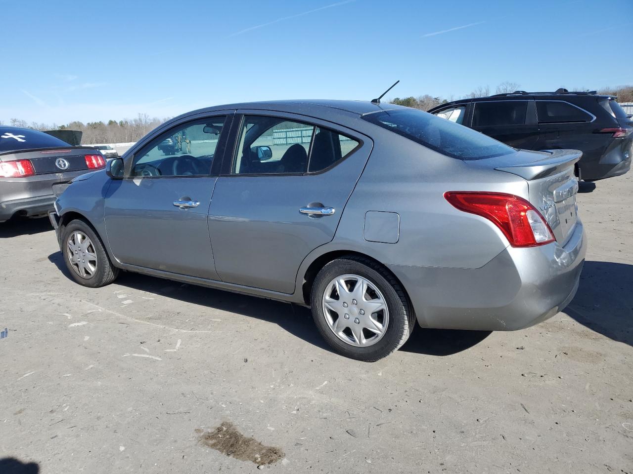2013 Nissan Versa - Image 2