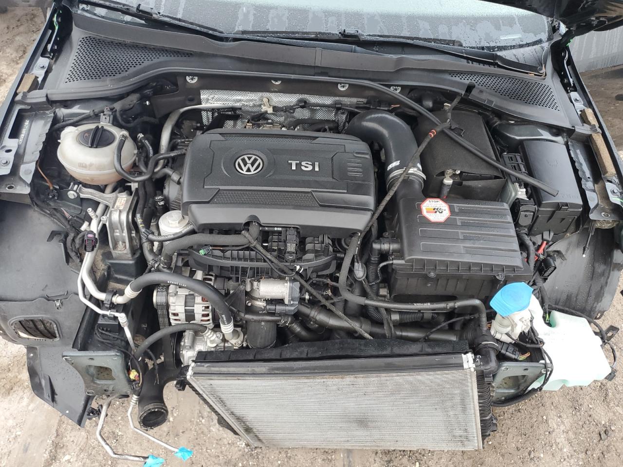 2015 Volkswagen GTI - Image 11