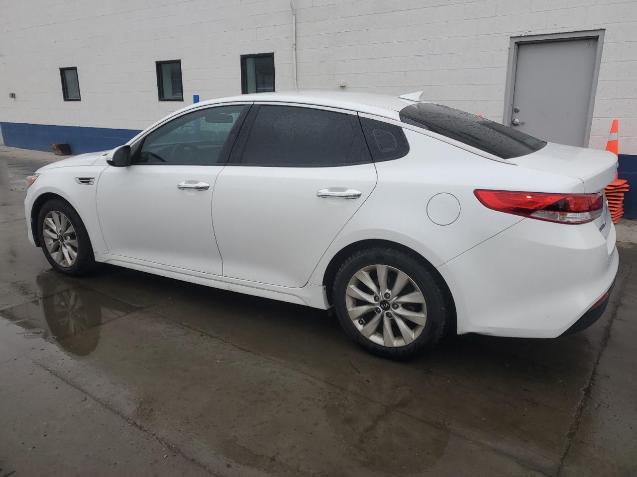 2016 Kia Optima - Image 2
