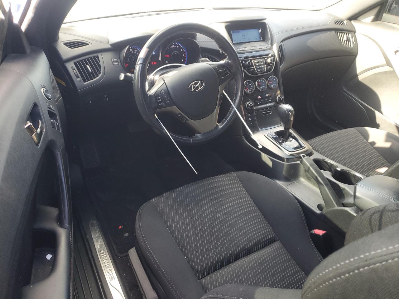 2013 Hyundai Genesis - Image 8