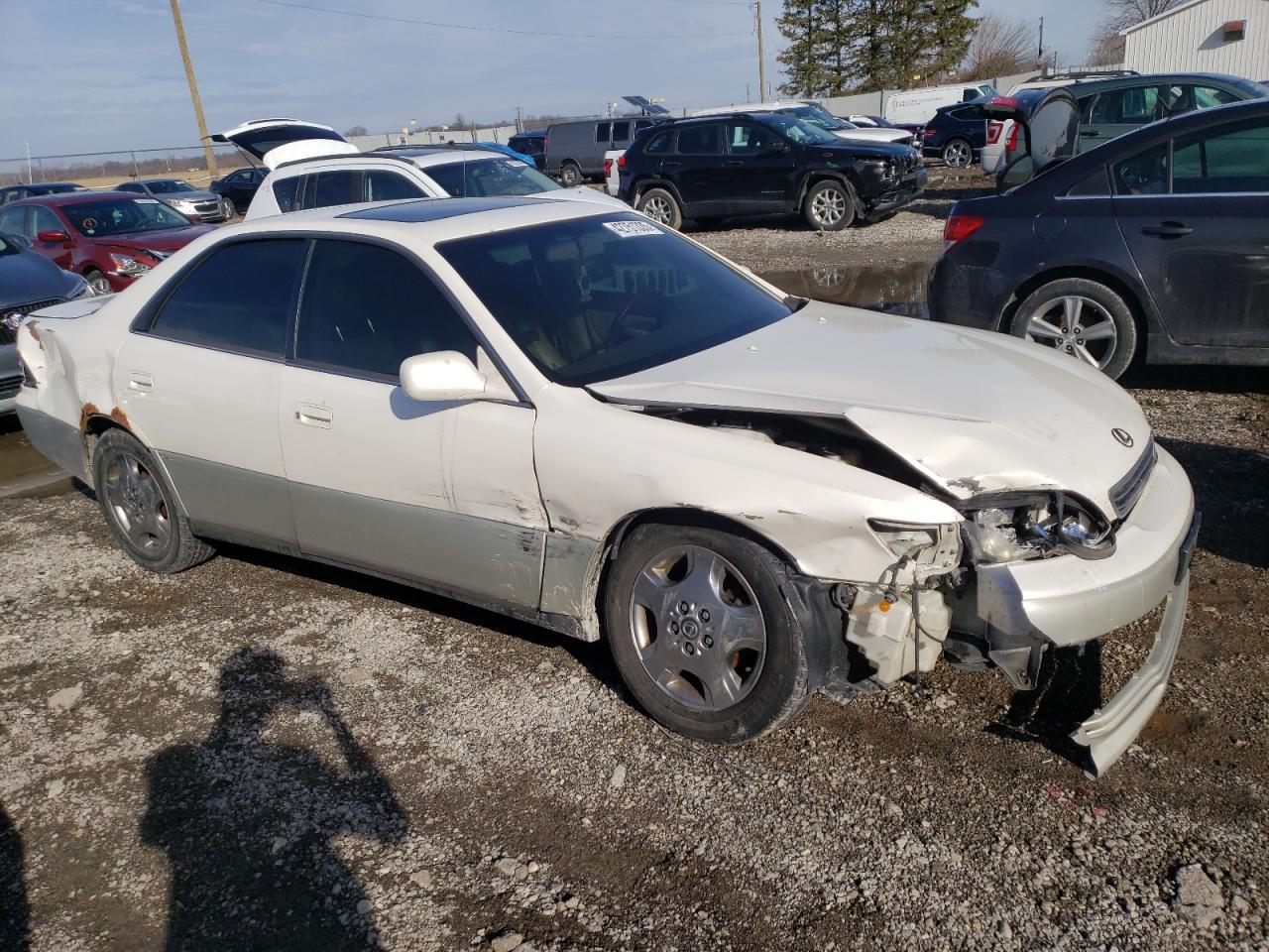 2001 Lexus ES - Image 4