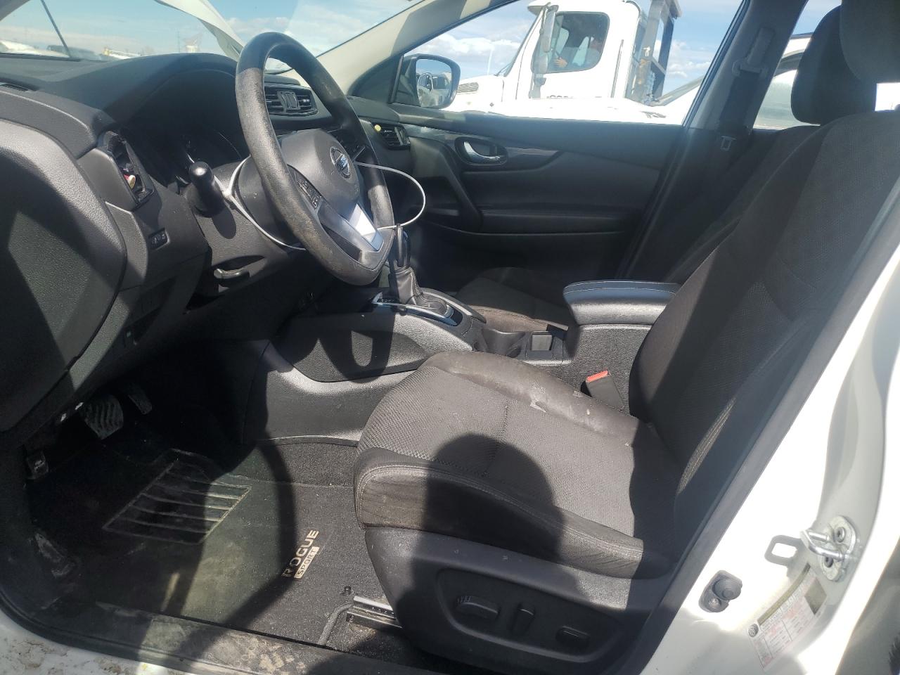 2017 Nissan Rogue - Image 7