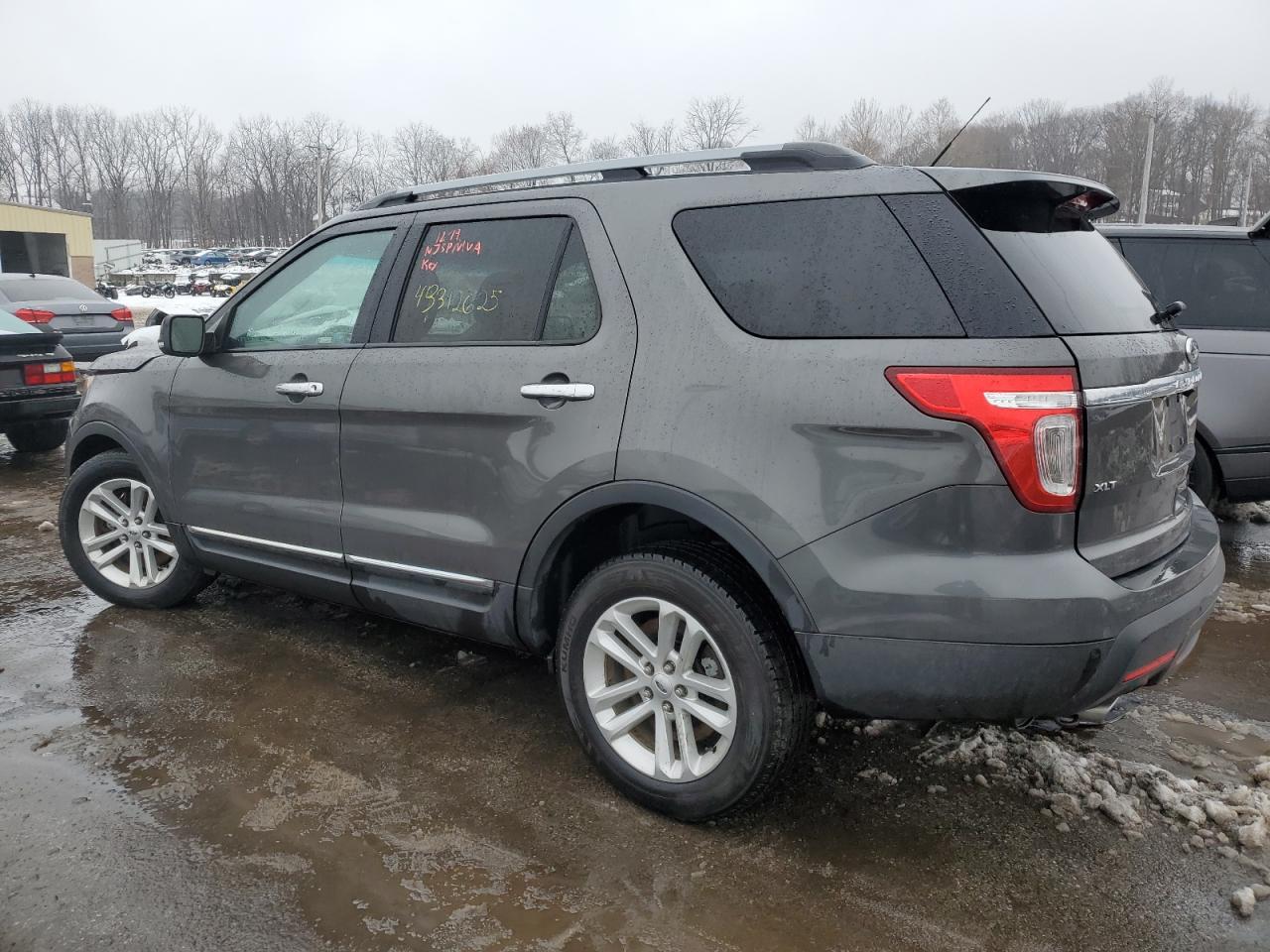 2015 Ford Explorer - Image 2