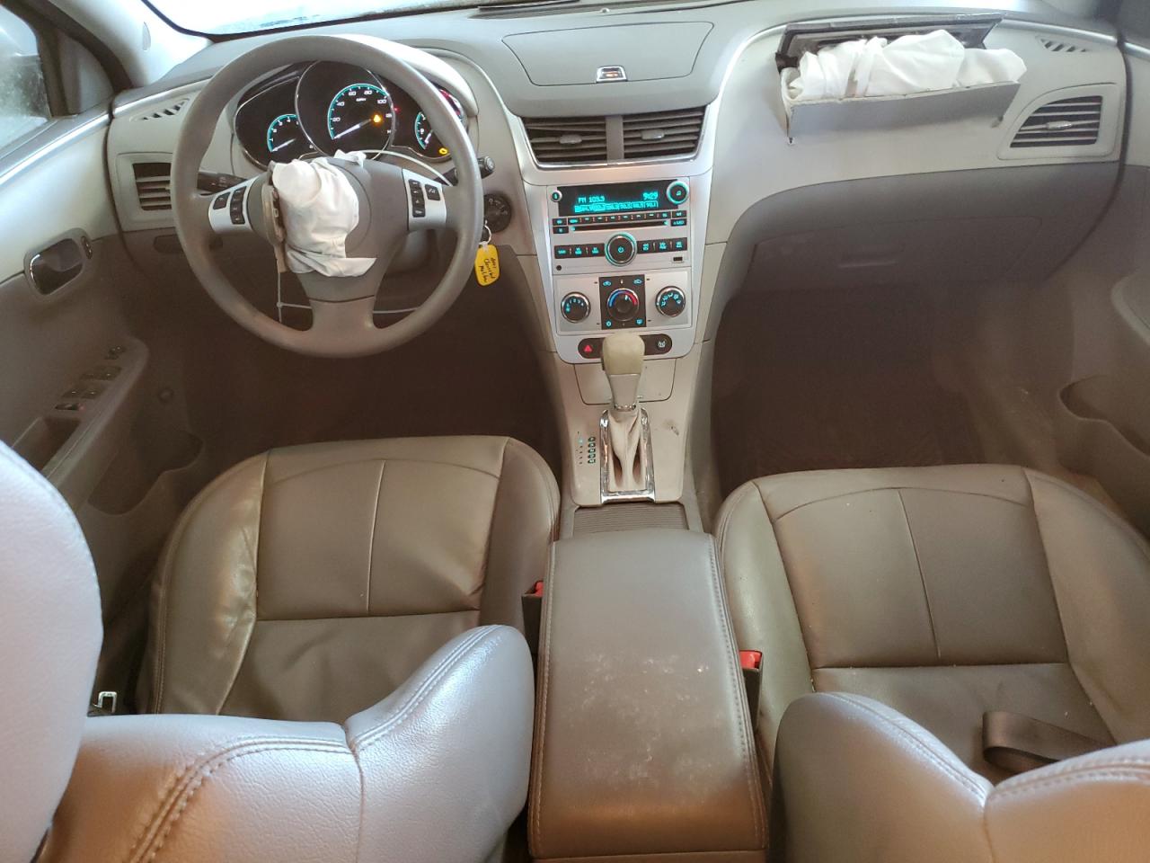 2011 Chevrolet Malibu - Image 8