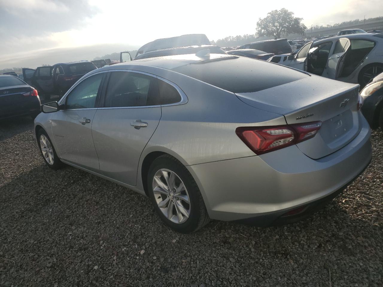 2019 Chevrolet Malibu - Image 2