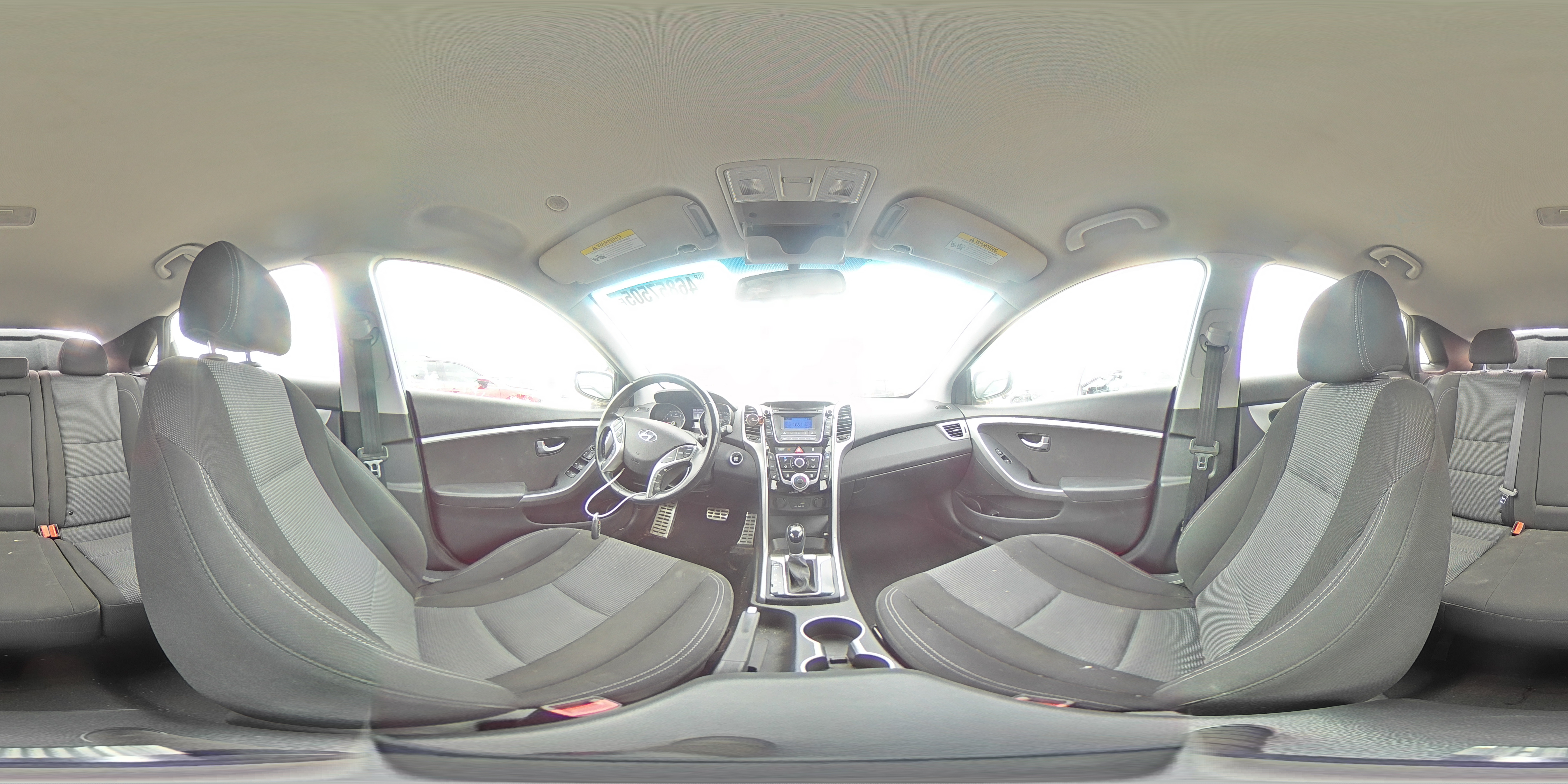 2016 Hyundai Elantra - Image 13
