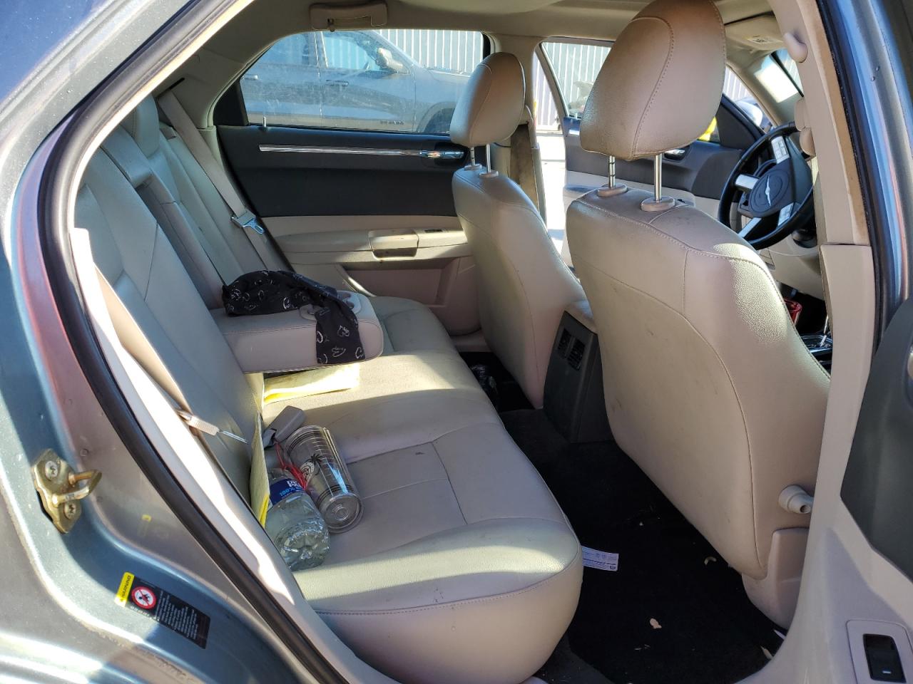 2006 Chrysler 300 - Image 10