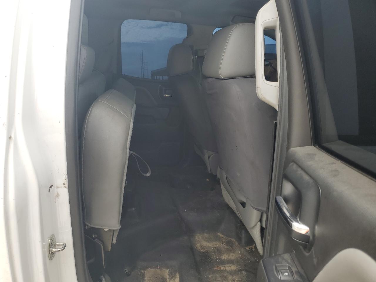 2015 Chevrolet Silverado - Image 6