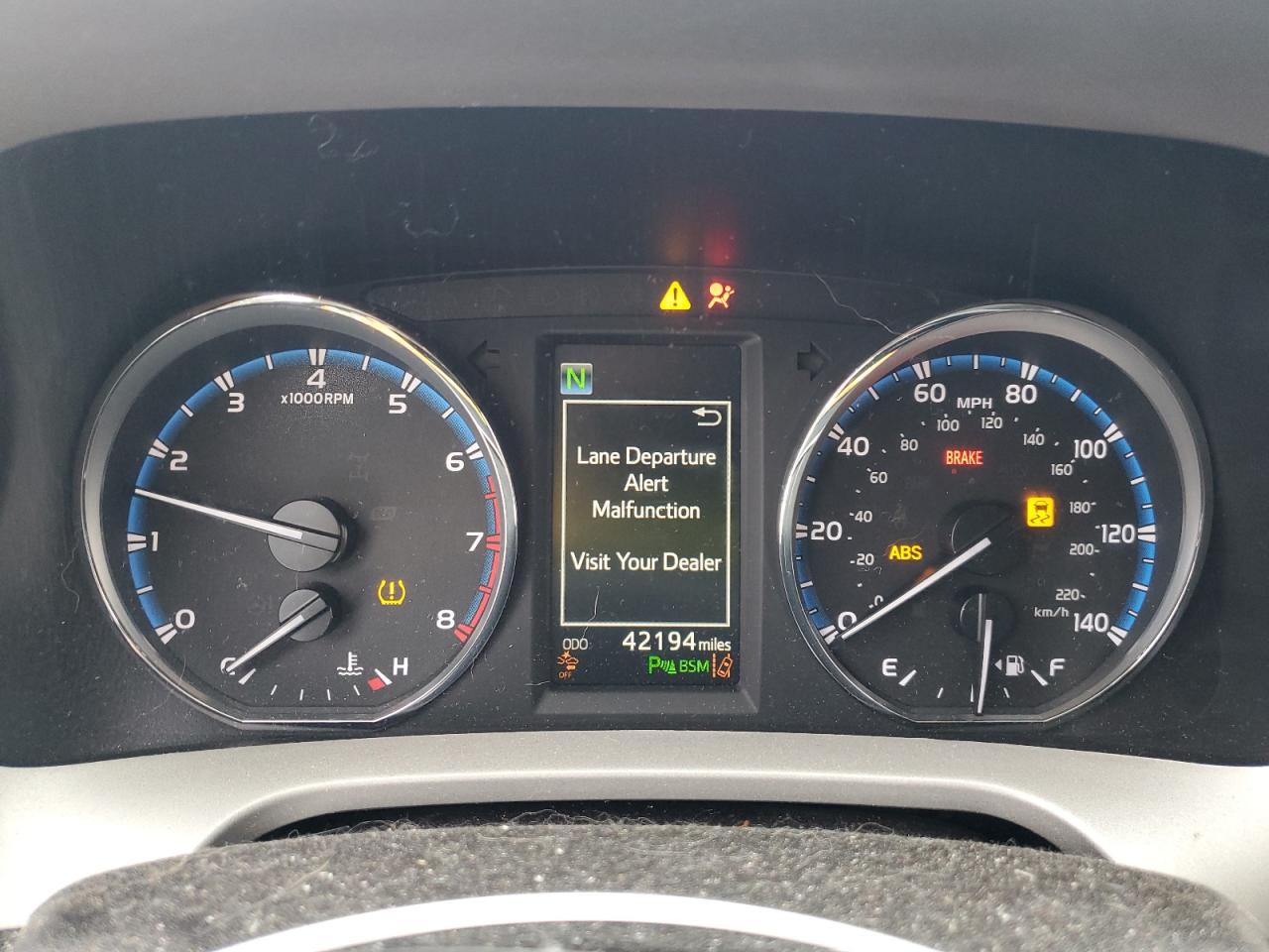 2017 Toyota RAV 4 - Image 9