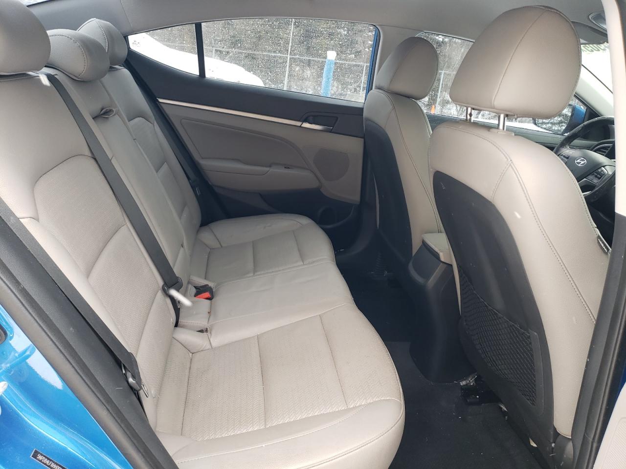 2017 Hyundai Elantra - Image 10