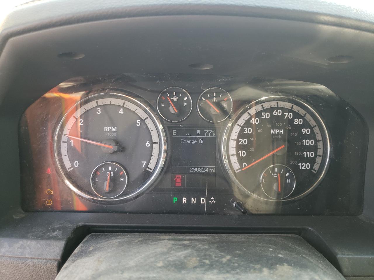 2010 Dodge RAM - Image 9
