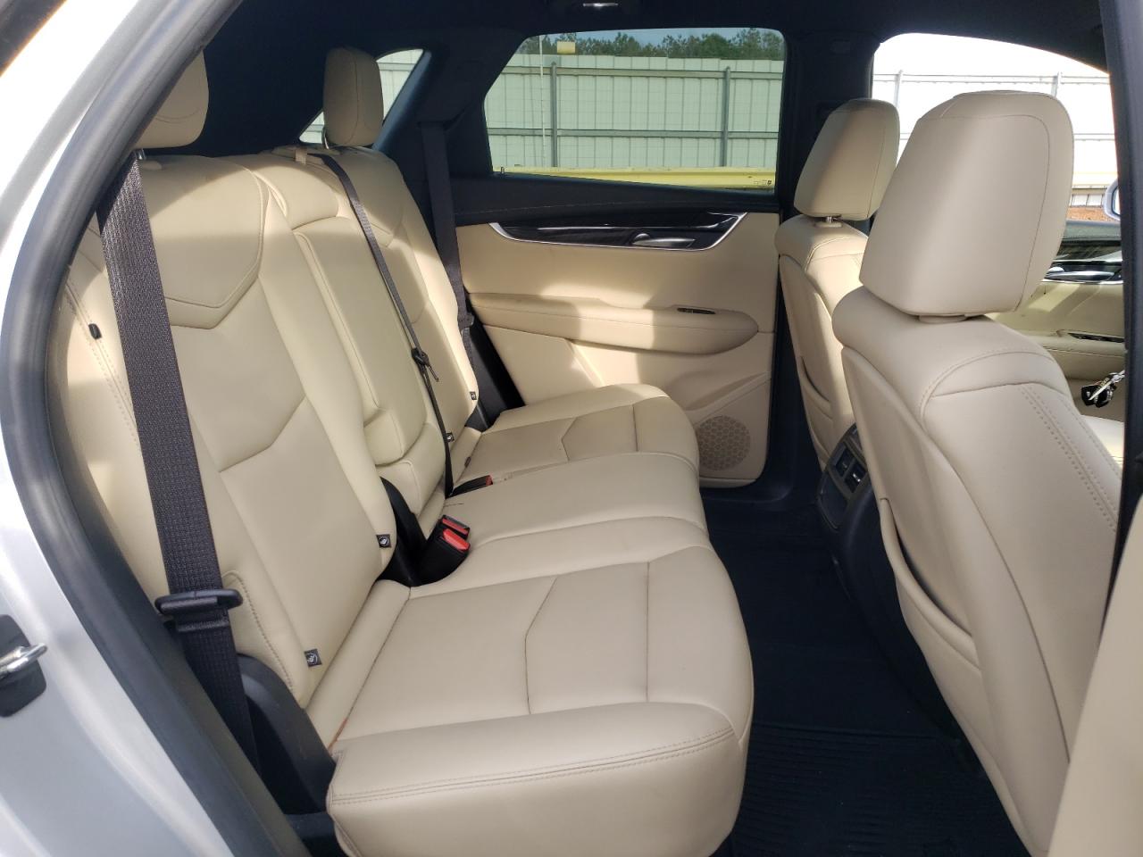 2018 Cadillac XT5 - Image 11
