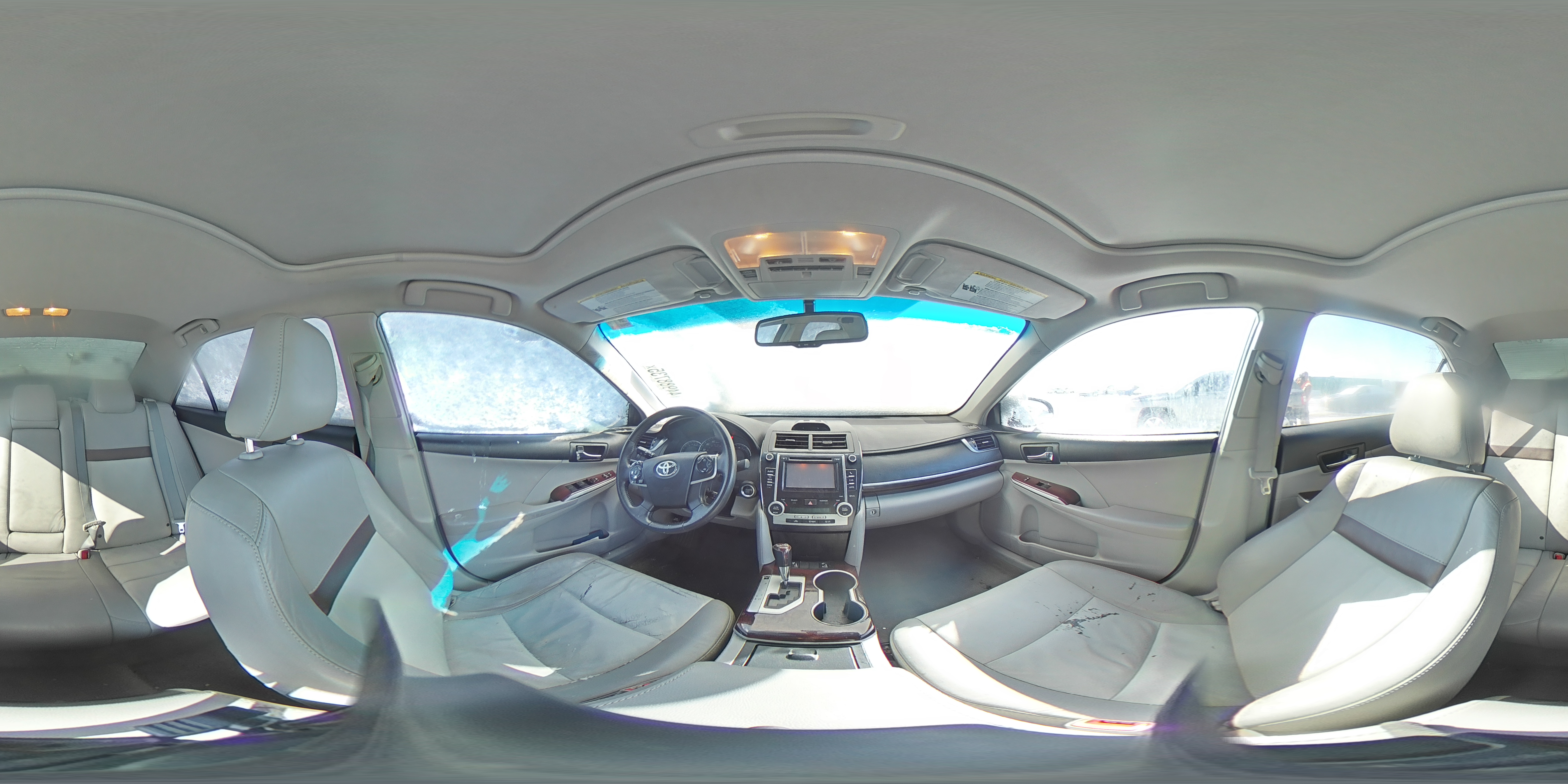 2012 Toyota Camry - Image 13