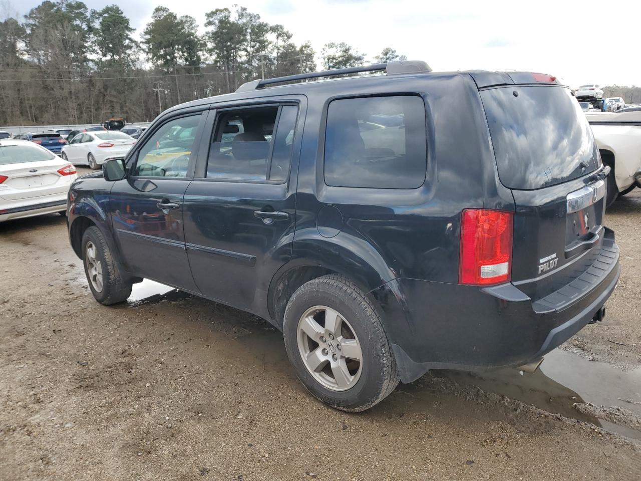 2011 Honda Pilot - Image 2