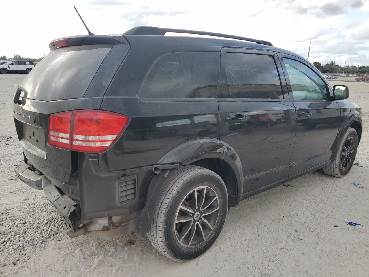 2018 Dodge Journey - Image 3