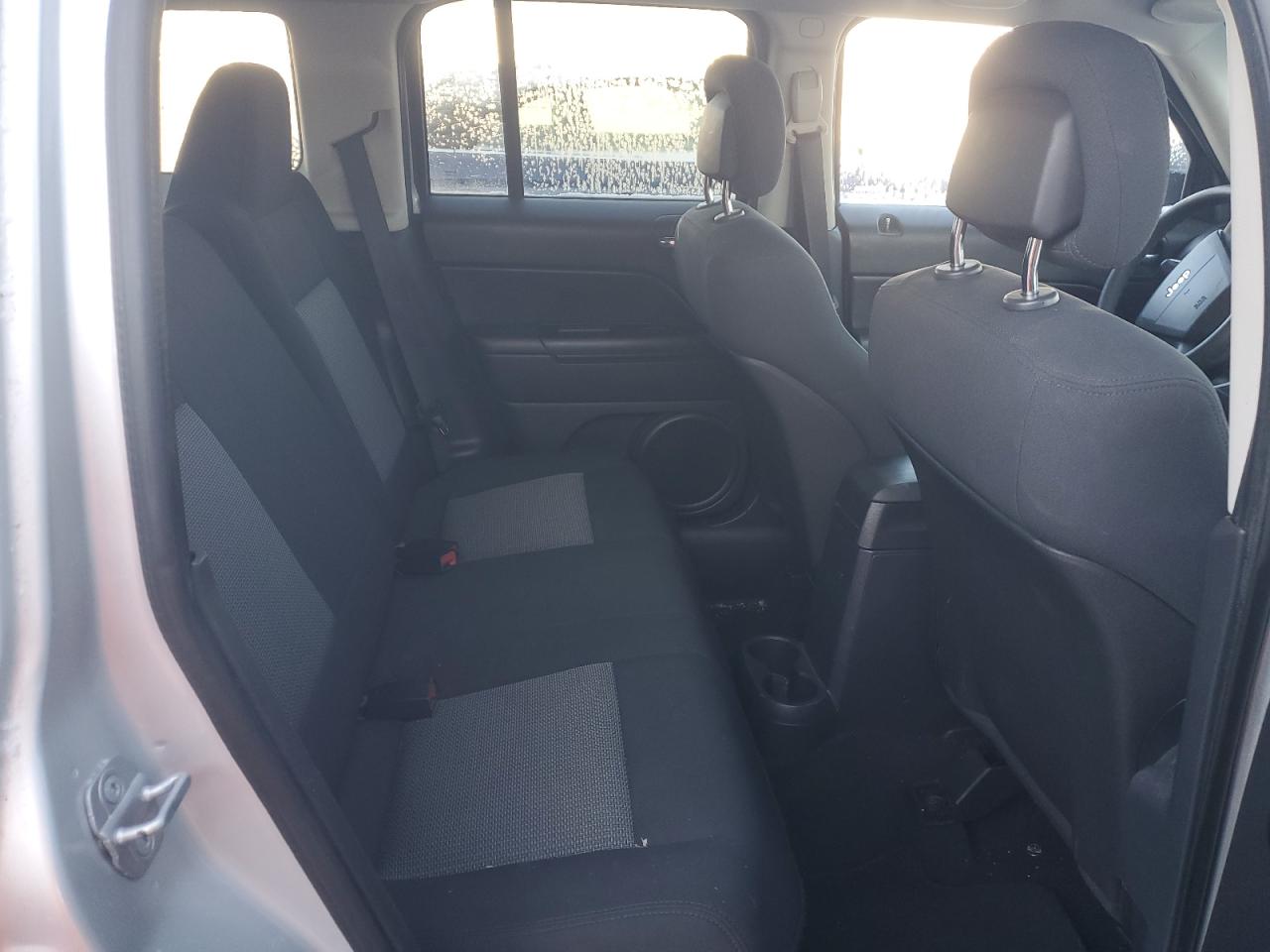 2010 Jeep Liberty (Patriot) - Image 11