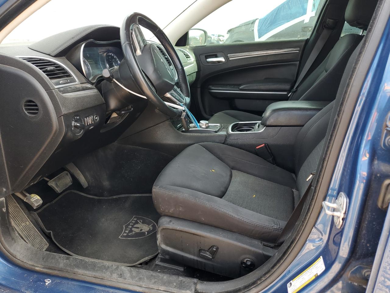 2020 Chrysler 300 - Image 7