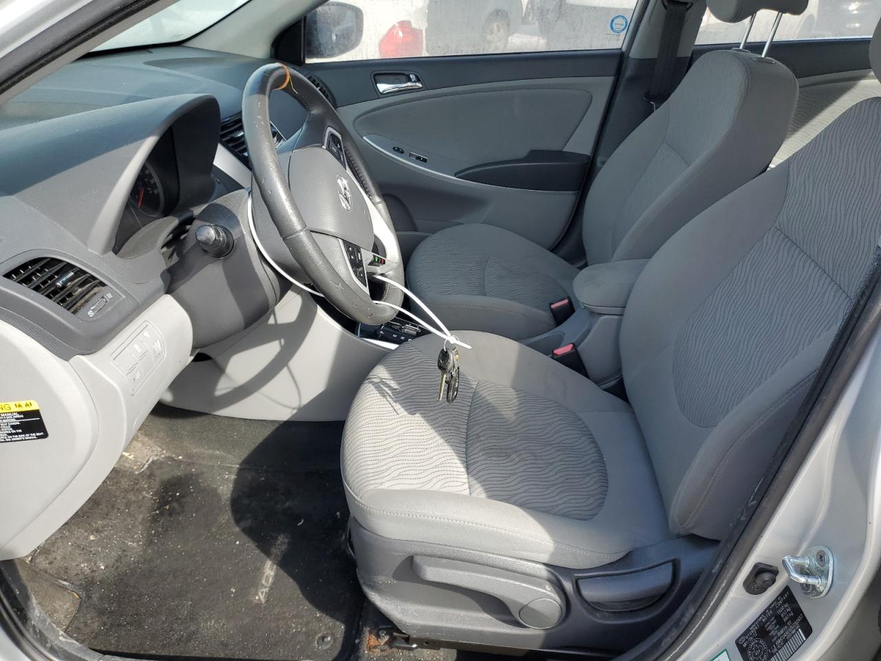 2013 Hyundai Accent - Image 7