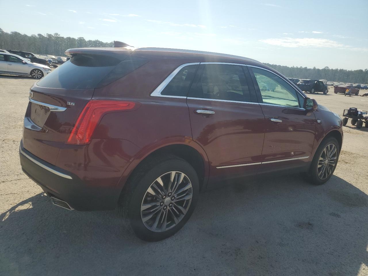 2017 Cadillac XT5 - Image 3