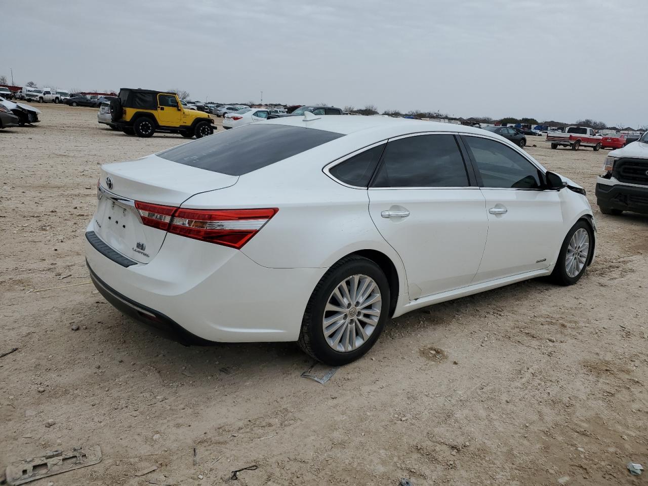 2014 Toyota Avalon - Image 3