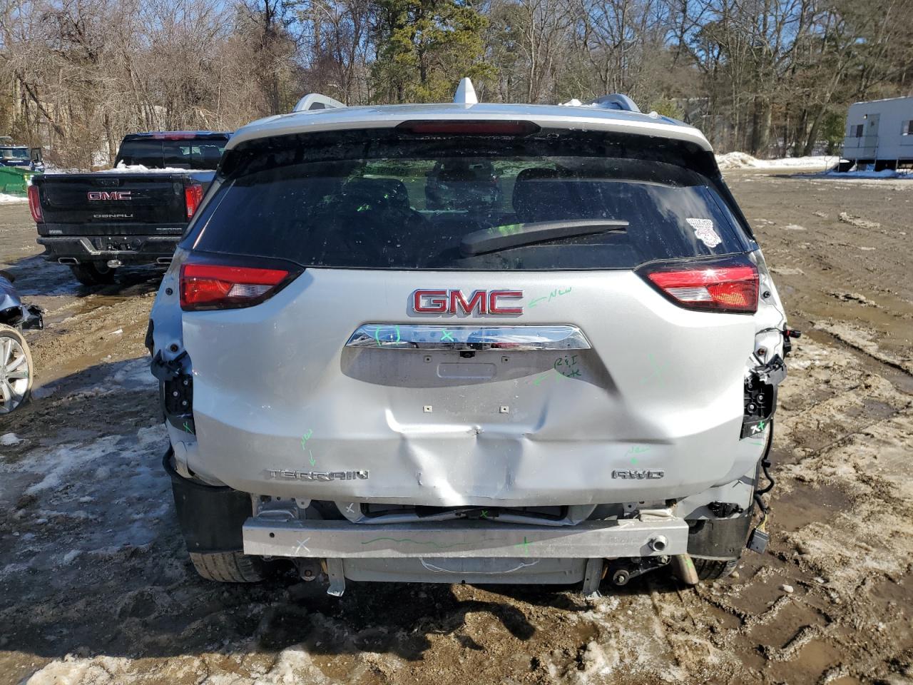 2021 GMC Terrain - Image 6