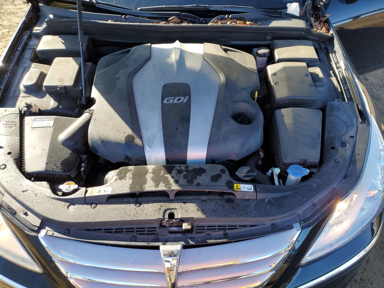 2014 Hyundai Genesis - Image 13