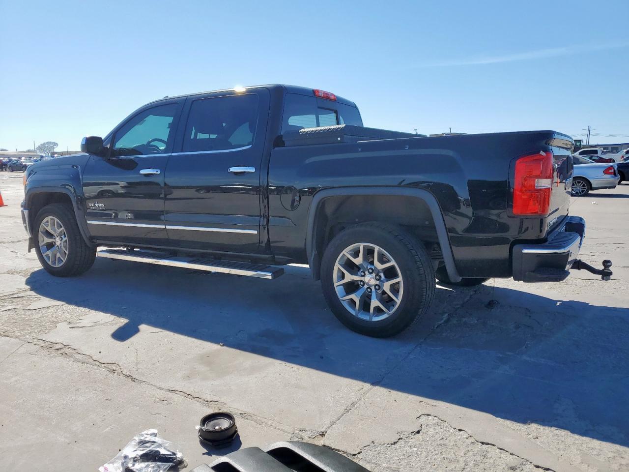 2015 GMC Sierra - Image 2