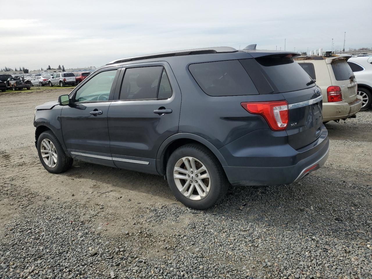 2017 Ford Explorer - Image 2