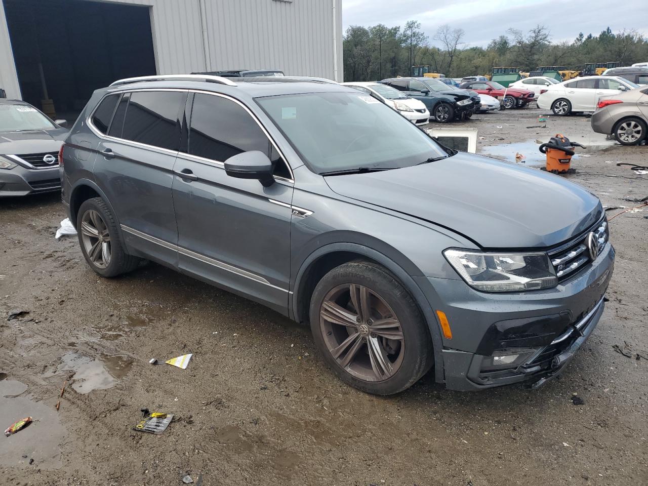 2018 Volkswagen Tiguan - Image 4