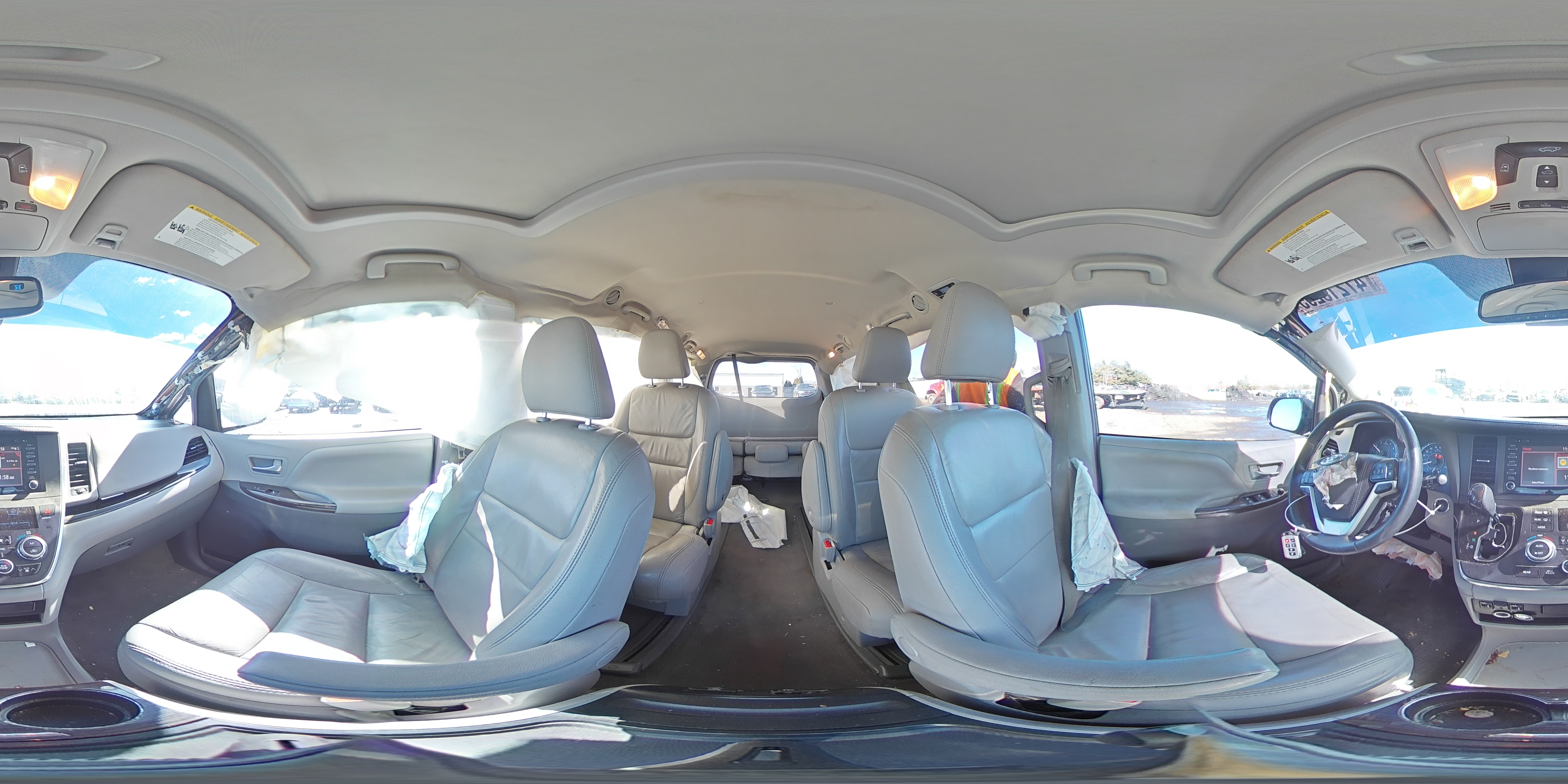 2018 Toyota Sienna - Image 13