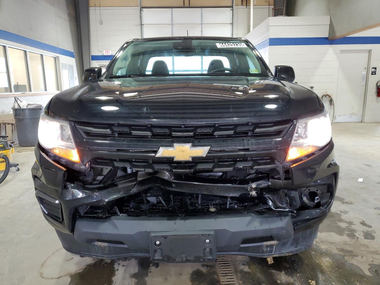 2022 Chevrolet Colorado - Image 5