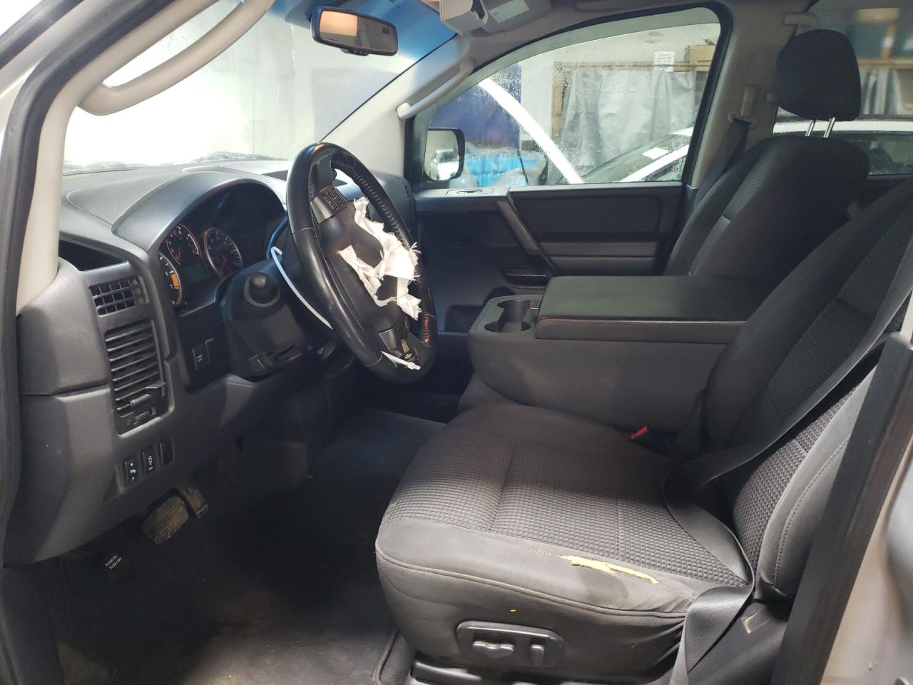 2009 Nissan Titan - Image 7