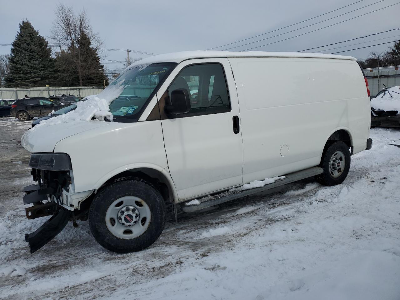 2015 GMC Savana - Image 1