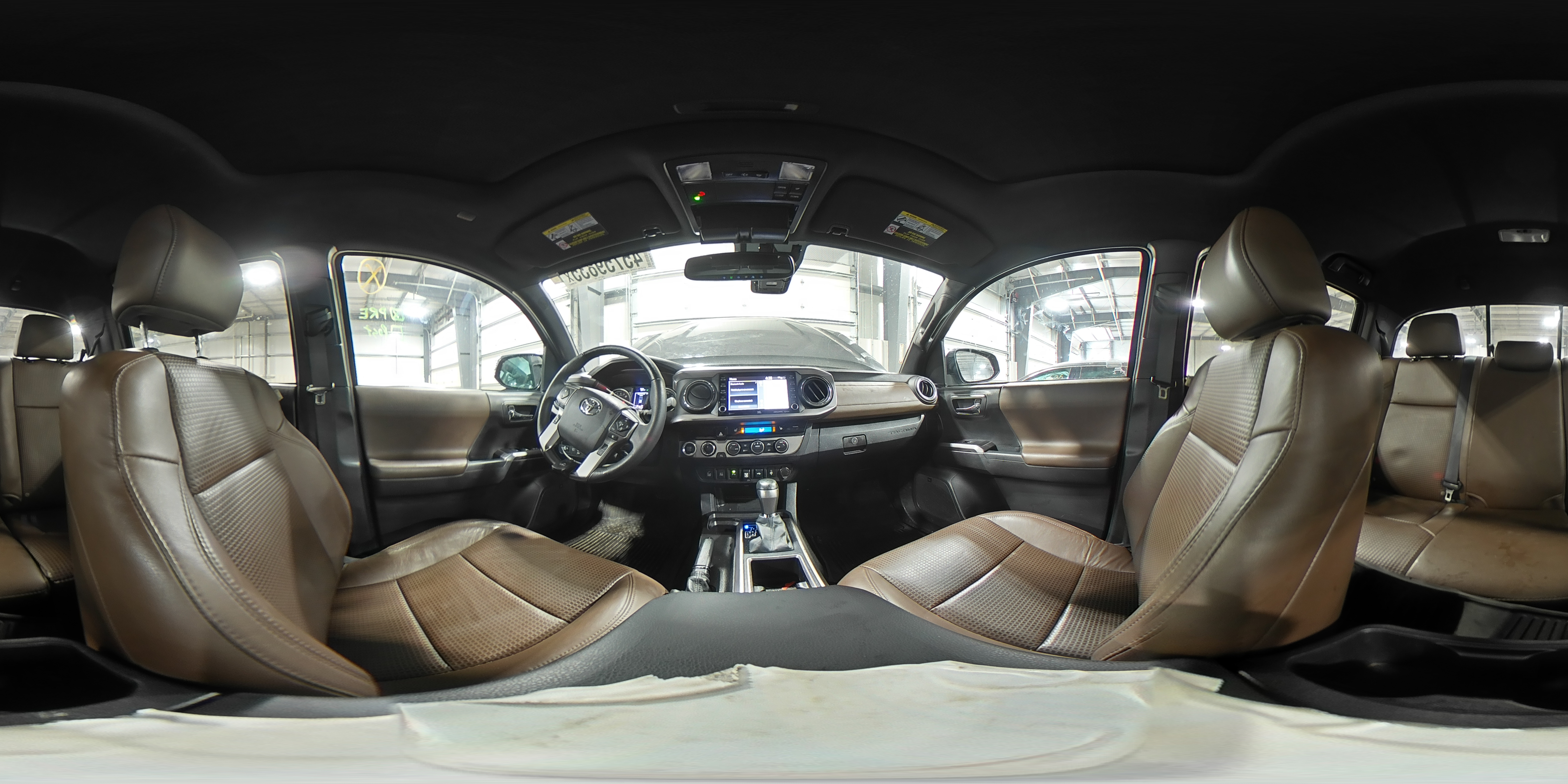 2022 Toyota Tacoma - Image 14