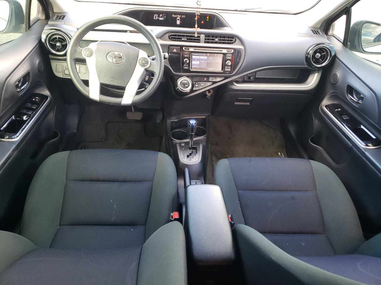 2015 Toyota Prius - Image 8