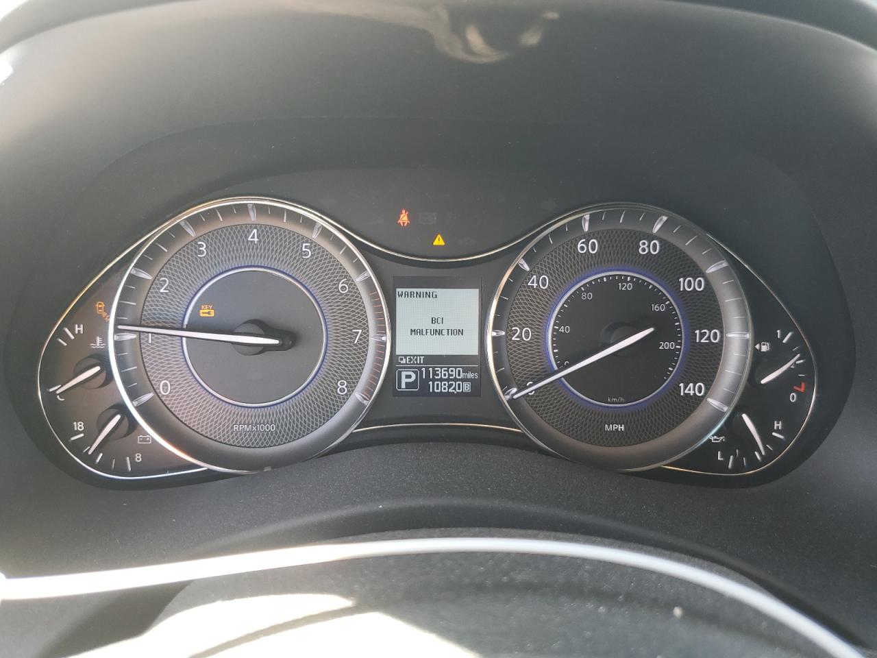 2016 Infiniti QX80 - Image 9
