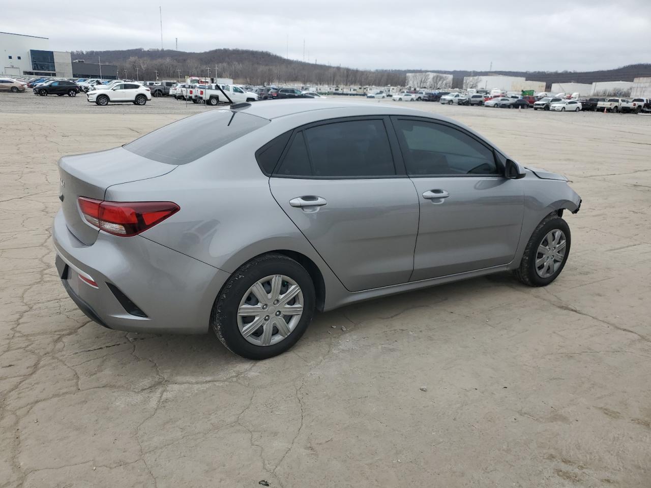 2023 Kia Rio - Image 3