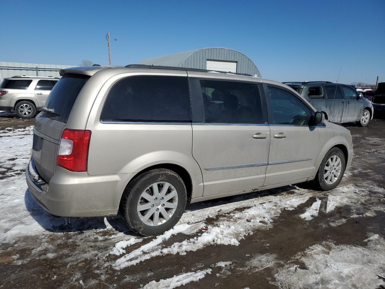 2014 Chrysler Town & Country - Image 3