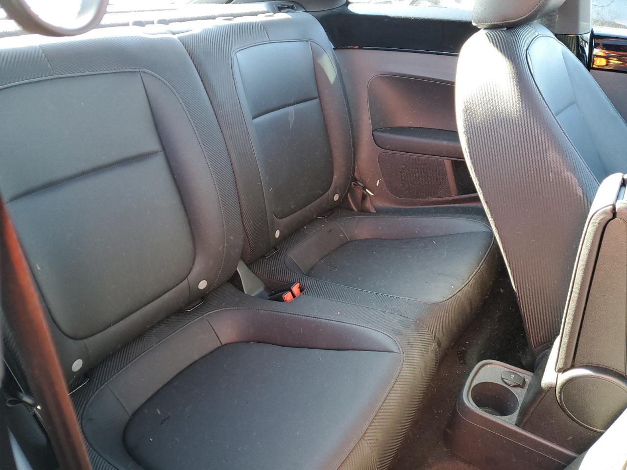 2013 Volkswagen Beetle - Image 10