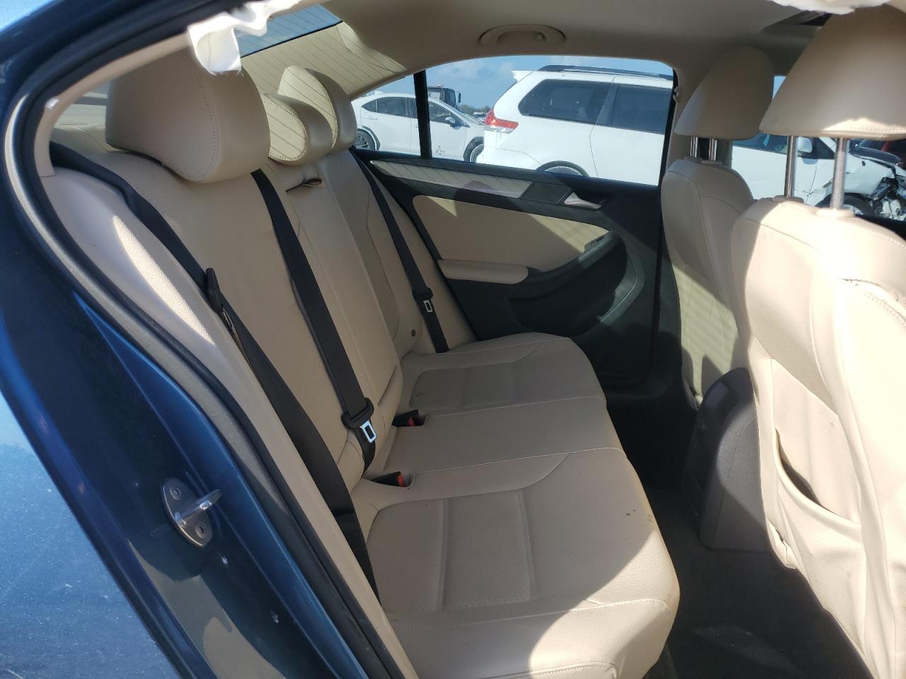 2017 Volkswagen Jetta - Image 10