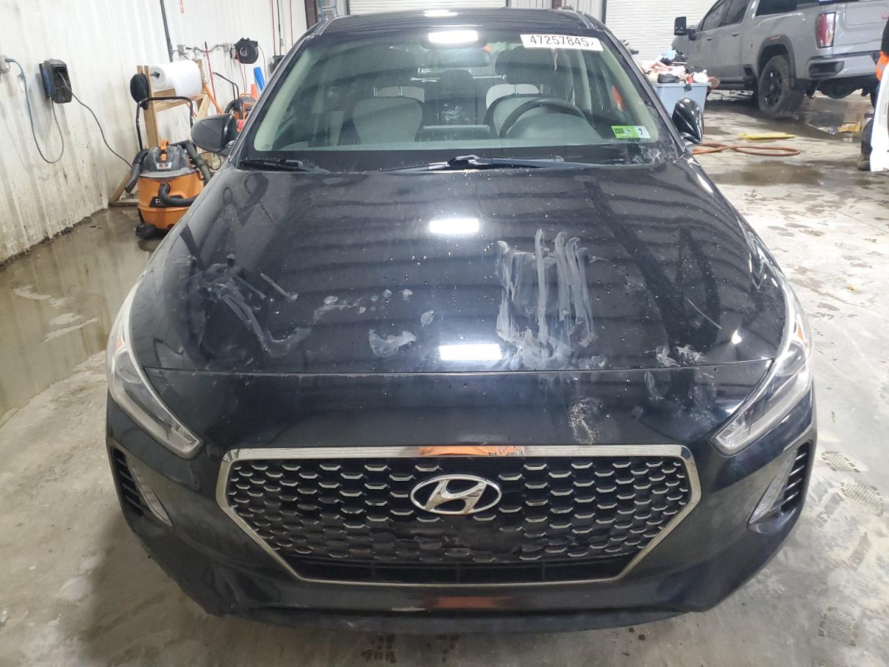 2018 Hyundai Elantra - Image 5